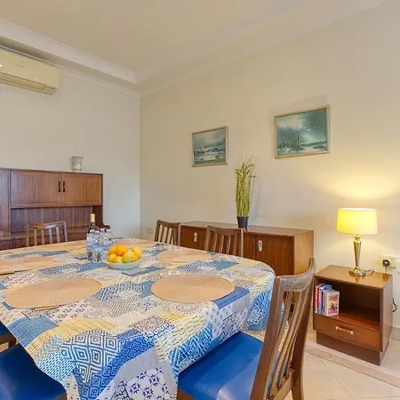 Qawra Seafront With Large Front Terrace דירה *