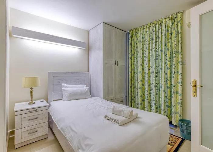 Διαμέρισμα Qawra Seafront With Large Front Terrace