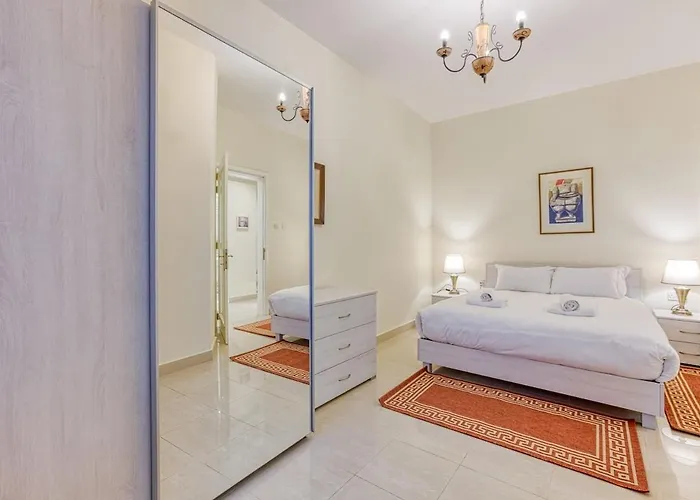 Qawra Seafront With Large Front Terrace Appartamento St. Paul's Bay