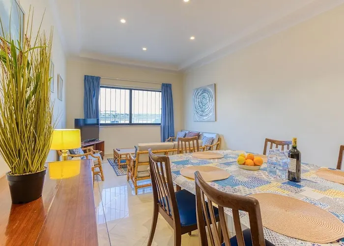 Qawra Seafront With Large Front Terrace Appartamento *