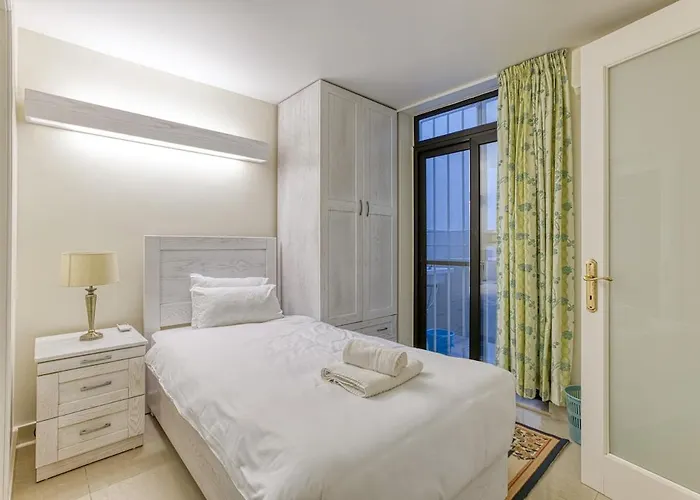 Appartamento Qawra Seafront With Large Front Terrace