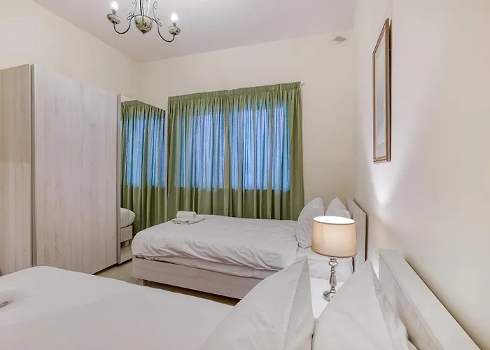 Qawra Seafront With Large Front Terrace * St. Paul's Bay