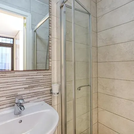 Qawra Seafront With Large Front Terrace Appartement