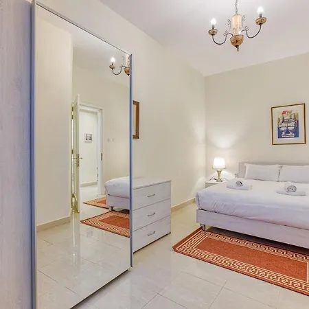 Qawra Seafront With Large Front Terrace Appartement St. Paul's Bay