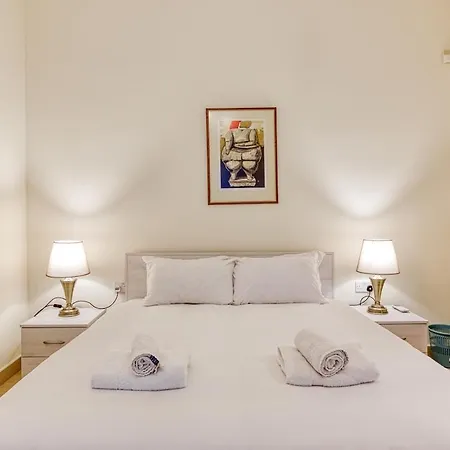 Qawra Seafront With Large Front Terrace Apartment *